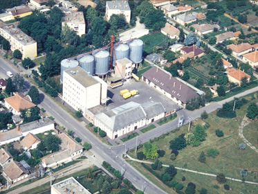 A kunszentmártoni malomüzem képe felülnézetből